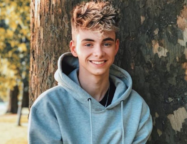 Corbyn Besson Biography, Age, Height And Family Life Of The Musical Artist
