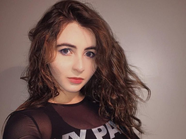 Who is Sarah Carpenter, Is She Related To Sabrina Carpenter, How Old is She?