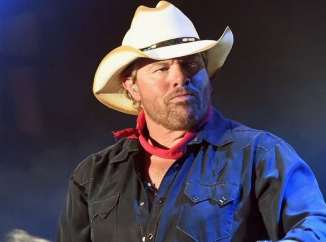 Toby Keith Wife, Daughter, Family, Age, Height, Wiki, Biography