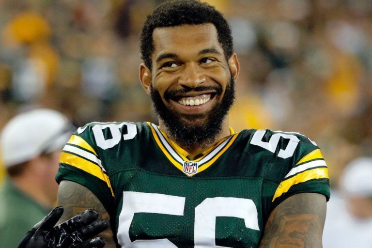 Julius Peppers Wife, Son, Girlfriend, Brother, Family, Height, Facts
