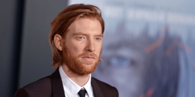 Domhnall Gleeson Wife, Dating, Girlfriend, Mother, Family, Age, Height