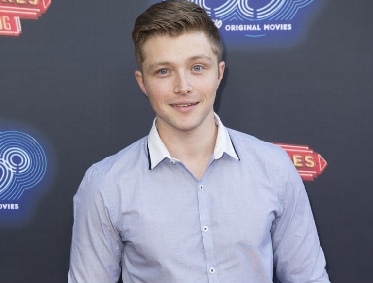 Sterling Knight Bio, Family Life, Age, Height and Other Interesting Facts